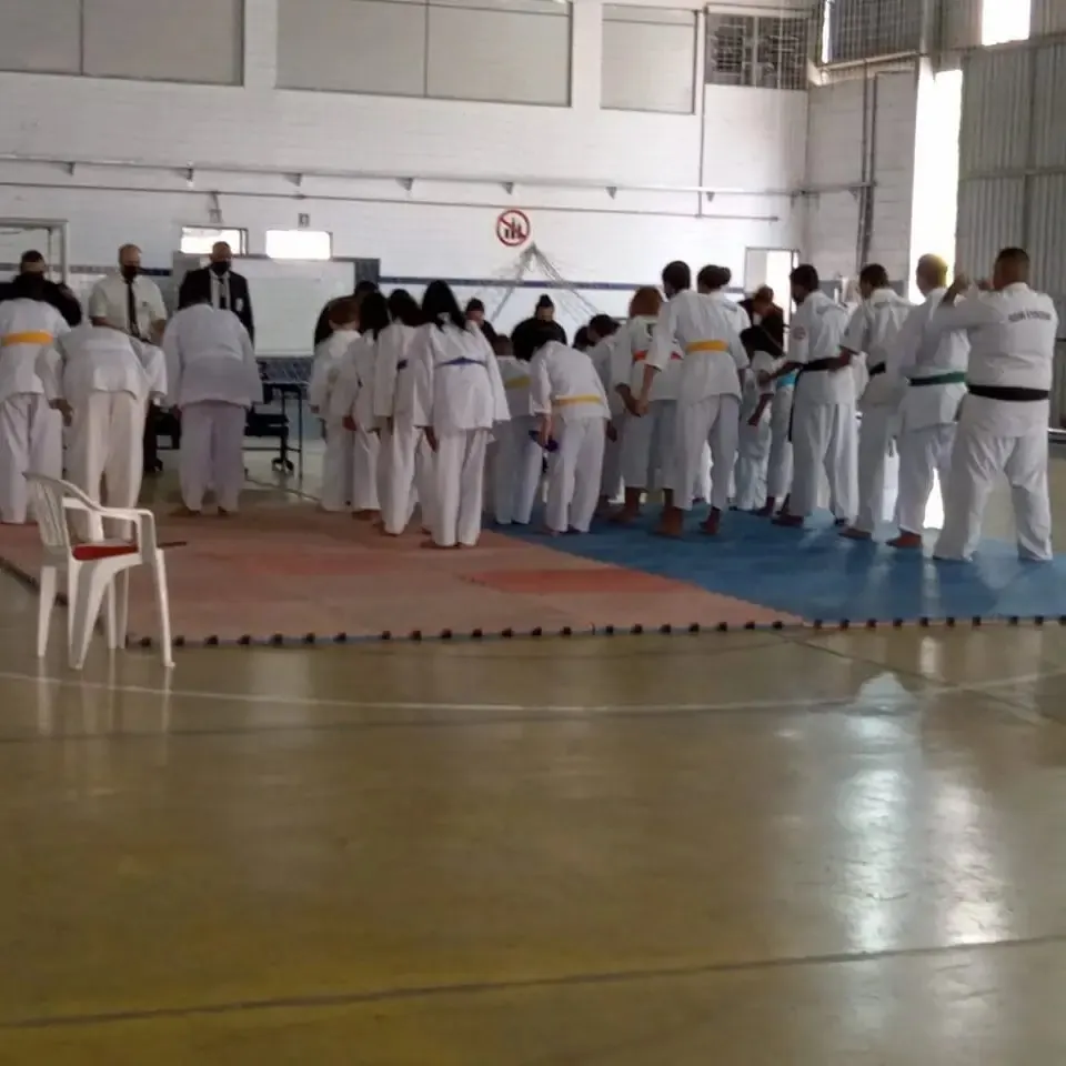 Saudação antes do treino
